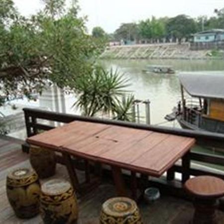 Ayothaya Riverside House Ayutthaya Eksteriør billede