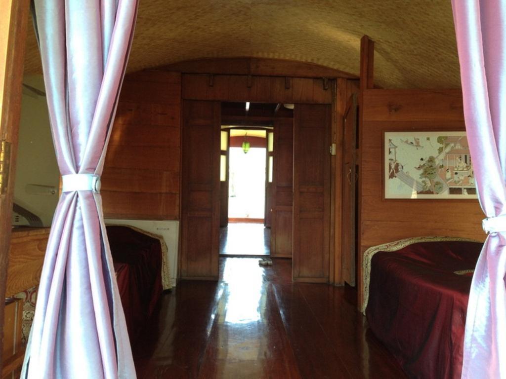 Ayothaya Riverside House Ayutthaya Værelse billede